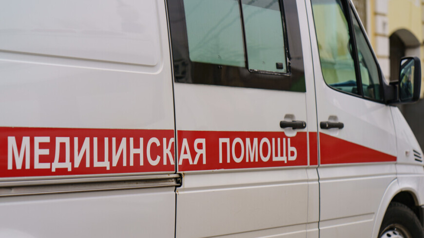 Автобус врезался в столб в Ярославле: девять пострадавших