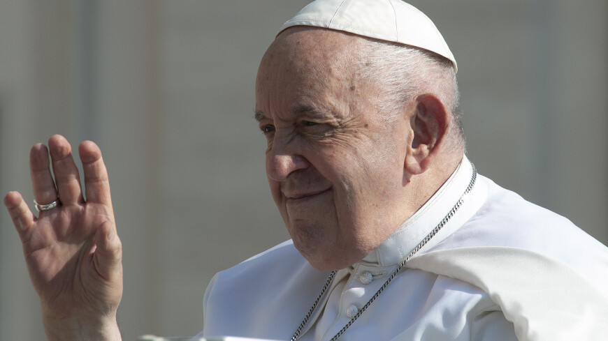 Папа римский провел первую после операции проповедь