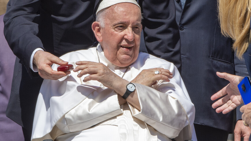 Секретарь Ватикана рассказал о самочувствии папы римского