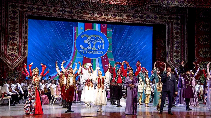 Неделю культуры тюркских государств открыли гала-концертом в Ашхабаде