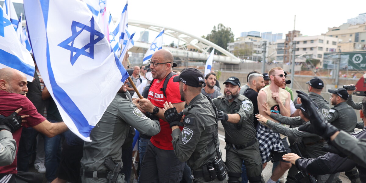 Сегодня в израиле. Демонстрации в Израиле. Протесты в Беларуси. Митинг против агрессивной политики Израиля. Демонстранты Тель Авив.