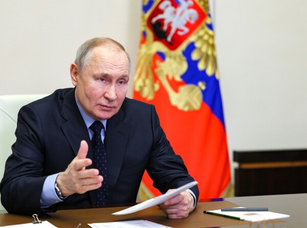 Путин: Реальные зарплаты в целом по России растут