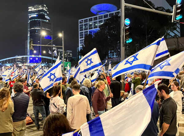 Водометы и костры: протестующие в Израиле пытались прорваться к резиденции премьера