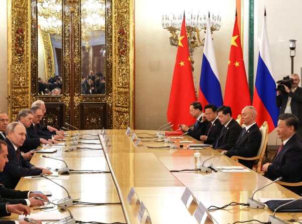 Путин и Си Цзиньпин начали переговоры в расширенном составе