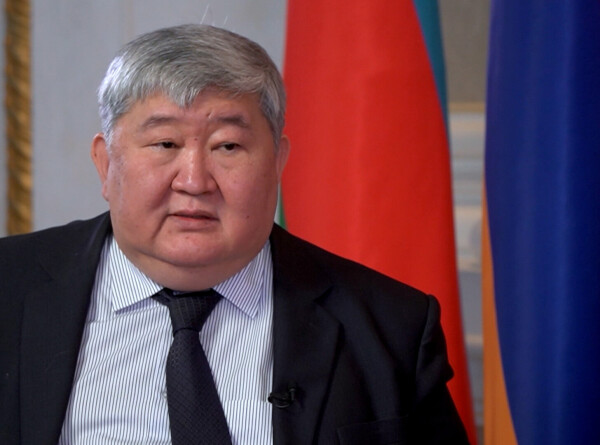 Посол Кыргызстана в Беларуси Эрмек Ибраимов: Отвечать вызовам и угрозам совместно &ndash; легче