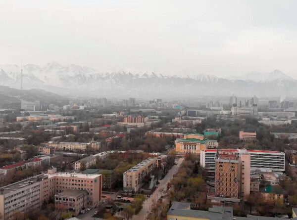 У подножья гор Залийского Алатау. Чем славится казахский Алматы?
