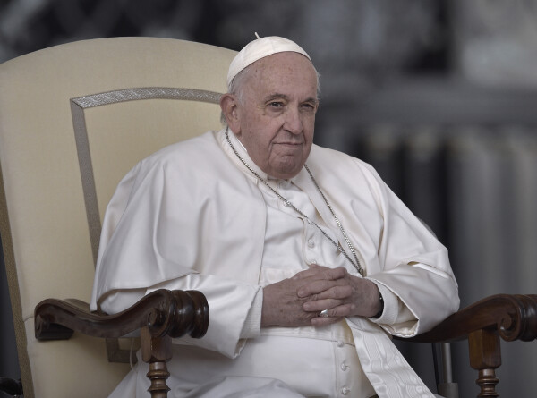В Ватикане рассказали о состоянии здоровья госпитализированного накануне папы римского