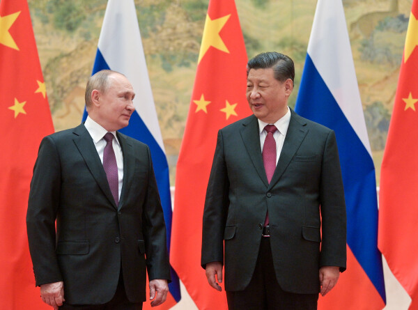 «Друзья познаются в беде»: что сказали в своих статьях Си Цзиньпин и Владимир Путин?