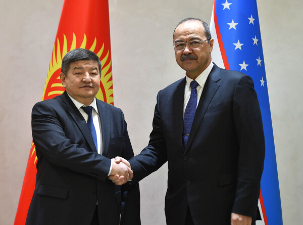 Кыргызстан и Узбекистан договорились довести товарооборот до $2 млрд