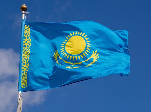 В ЦИК Казахстана вручили удостоверения новоизбранным депутатам Мажилиса