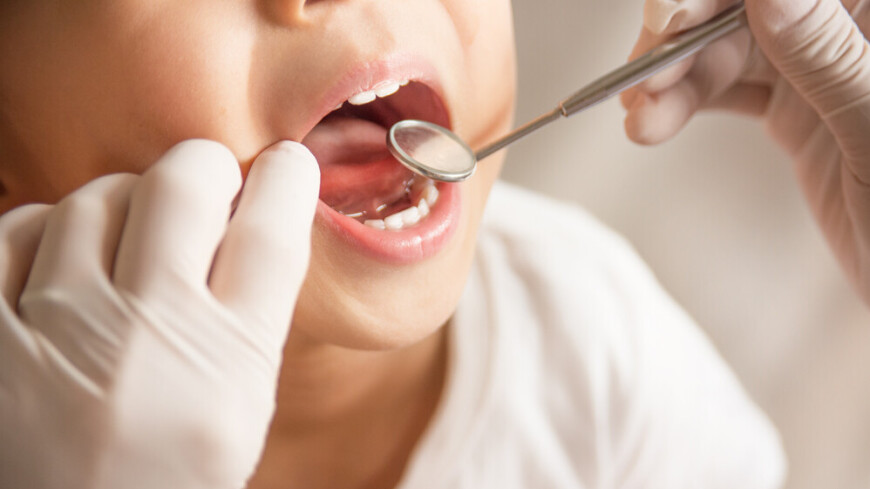 Как уберечь детские зубы от кариеса и исправить неправильный прикус на ранней стадии?
