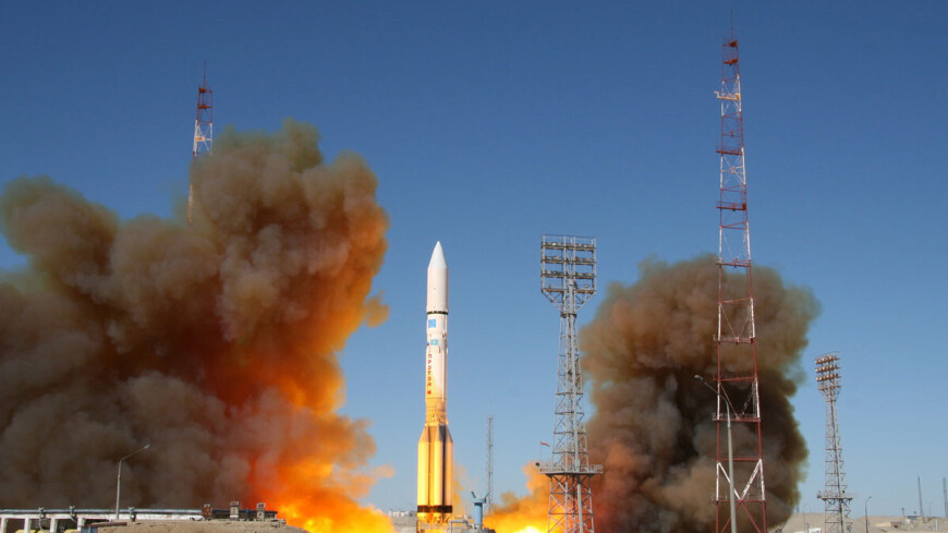 Ракета «Протон-М» со спутником-ретранслятором стартовала с Байконура