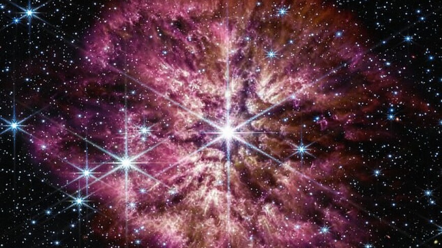 Телескоп «Джеймс Уэбб» открыл звезду в 30 раз крупнее Солнца
