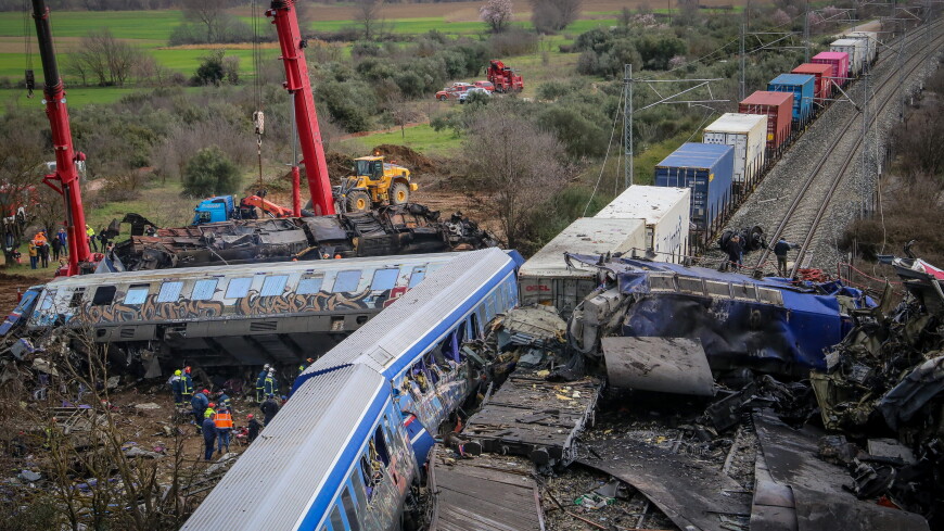Число жертв крушения поездов в Греции приблизилось к 60