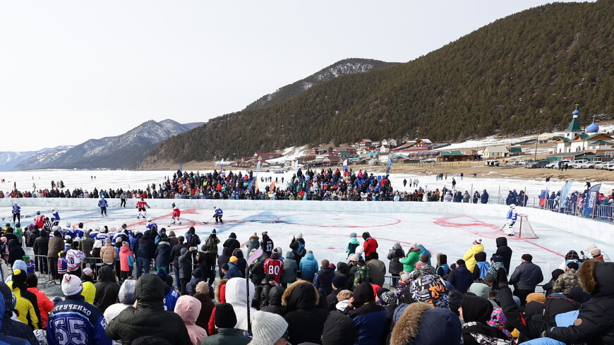 Звезды на льду: легенды мирового хоккея провели матч на Байкале