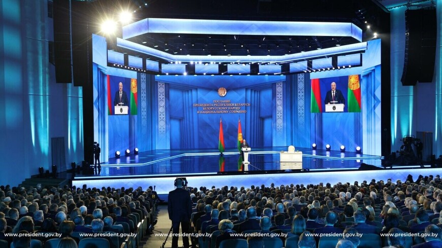 Лукашенко: Никому не позволено безосновательно повышать цены и обирать людей
