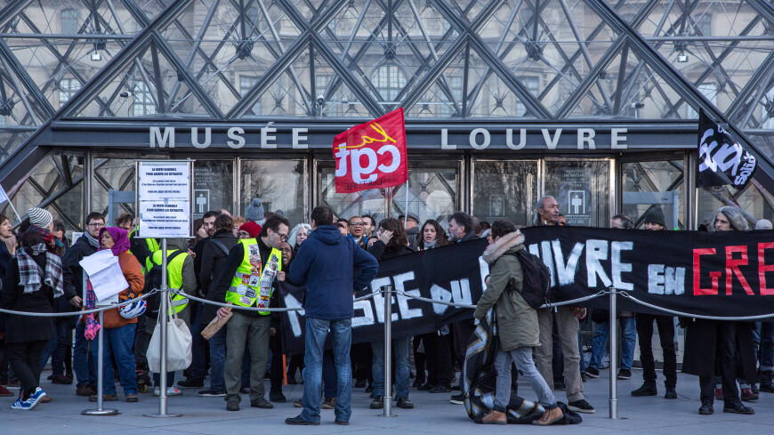Посетителей Лувра предупредили о неудобствах из-за акций протеста