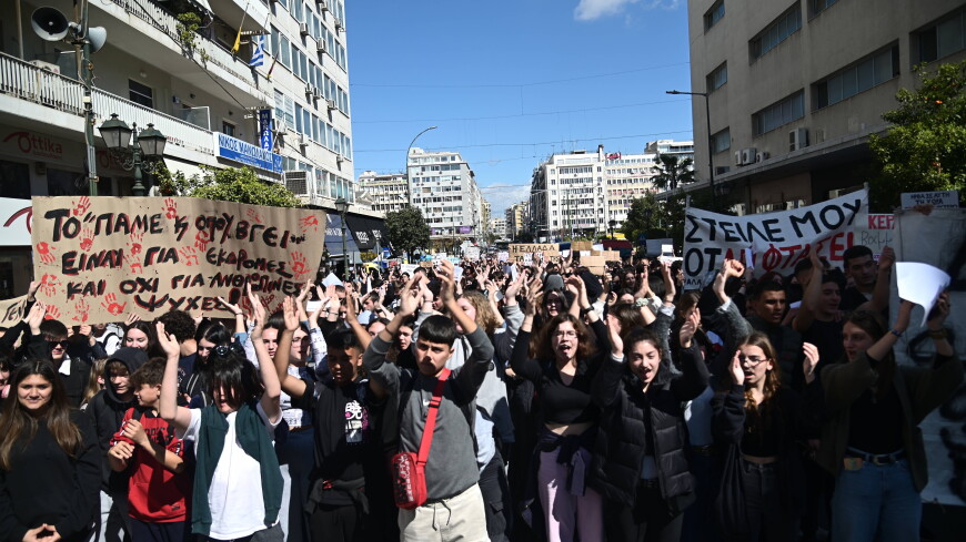 Более 50 тысяч человек на митинге в Афинах потребовали усилить безопасность на транспорте