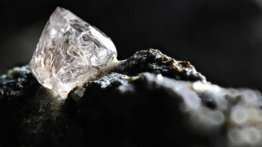 Древнейший алмаз на Земле найден в Якутии