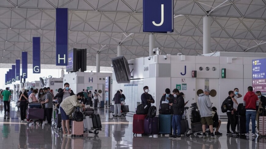 Сотни пассажиров застряли в аэропорту Гонконга из-за сбоя в компьютерной системе