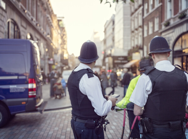 Полиция Лондона перестанет выезжать на вызовы к психбольным