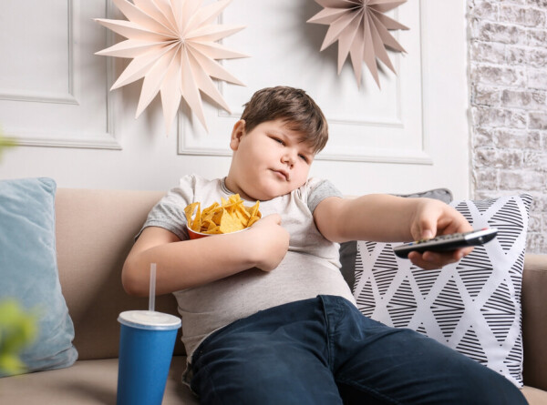 Диетолог рассказала, почему вырос уровень ожирения среди детей