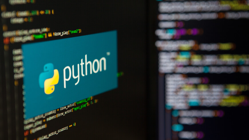 «Код будущего»: школьники смогут освоить Python и C++ бесплатно всего за одно лето