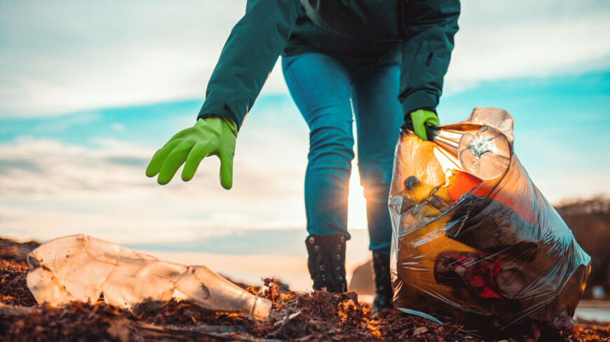 Волонтеры очистили от мусора четыре километра берега Белого моря