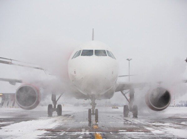 Более 40 рейсов задержали или отменили в Москве из-за непогоды