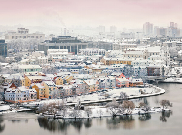 Южный циклон засыпал снегом Минск