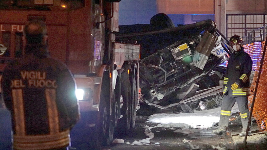 Более 20 человек погибли в автокатастрофе с автобусом в Италии