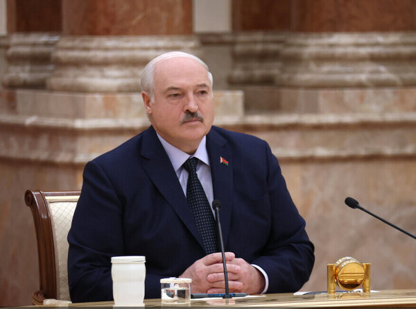 Лукашенко: Учителя и ученики устали от революционных мер в образовании