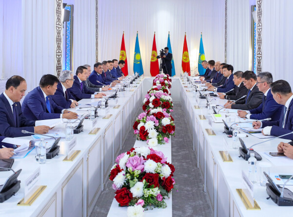 Казахстан и Кыргызстан договорились о достижении уровня товарооборота в $2 млрд