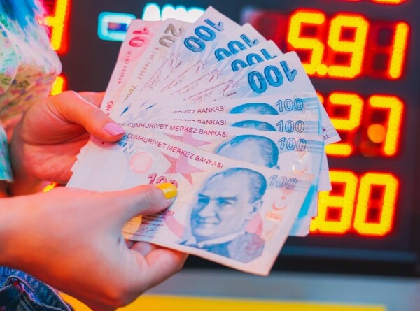 Турецкая лира обновила исторический минимум к доллару