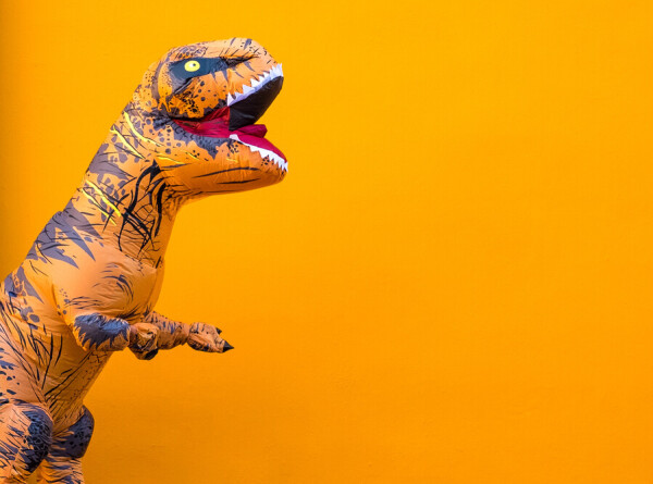 Вечеринку в костюмах динозавров для книги Гиннесса провели в Канаде