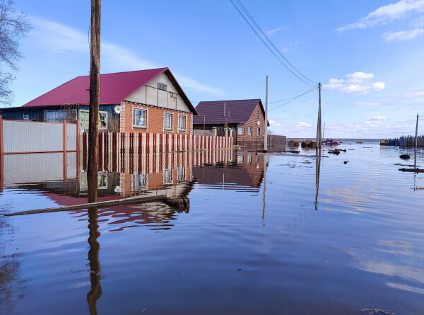 Первые выплаты пострадавшим от паводков произвели в Курганской области