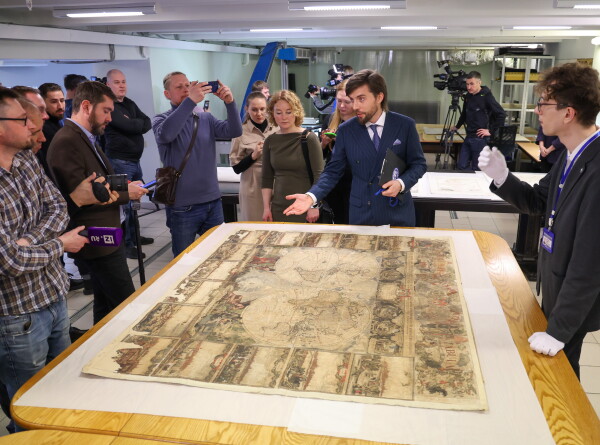 Реставрация старинного шедевра в мире карт началась в Санкт-Петербурге