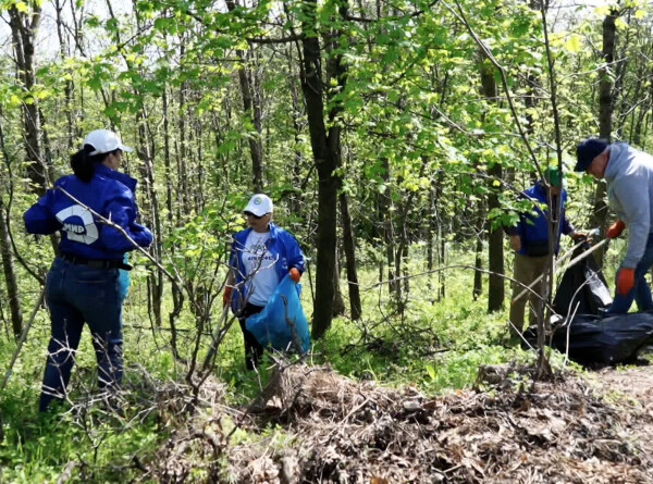 Сотрудники МТРК «Мир» в Молдове убрали территорию нацпарка в рамках экоакции