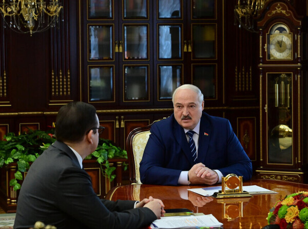 Лукашенко поручил Перцову усилить идеологическое направление работы СМИ в Беларуси