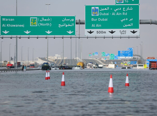 Потоп в Дубае: что делать туристам и стоит ли отменять поездку?