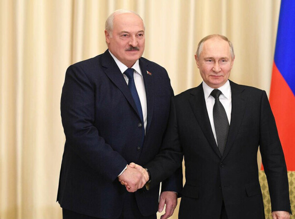 Путин поздравил Лукашенко с 30-летием пребывания в должности президента