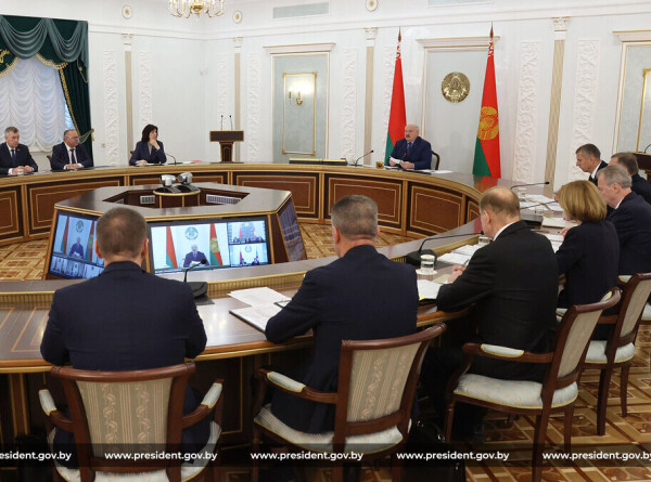 Александр Лукашенко призвал аграриев приложить усилия и получить 11 млн тонн зерна