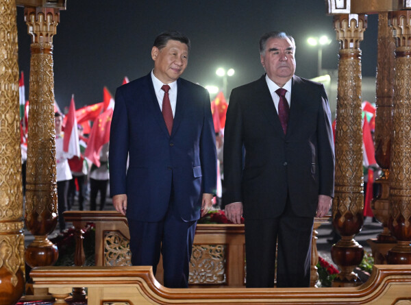 Си Цзиньпин прибыл с государственным визитом в Таджикистан