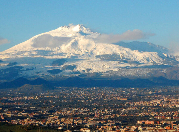 Извержение вулкана на Сицилии: уровень тревоги повышен до желтого