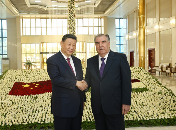 Завершился визит Си Цзиньпина в Таджикистан: Эмомали Рахмон лично проводил коллегу в аэропорту