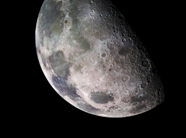 Китайский зонд «Чанъэ-6» совершил посадку на обратной стороне Луны