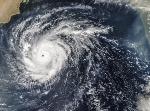 Магнитные бури влияют на образование ураганов, выяснили ученые