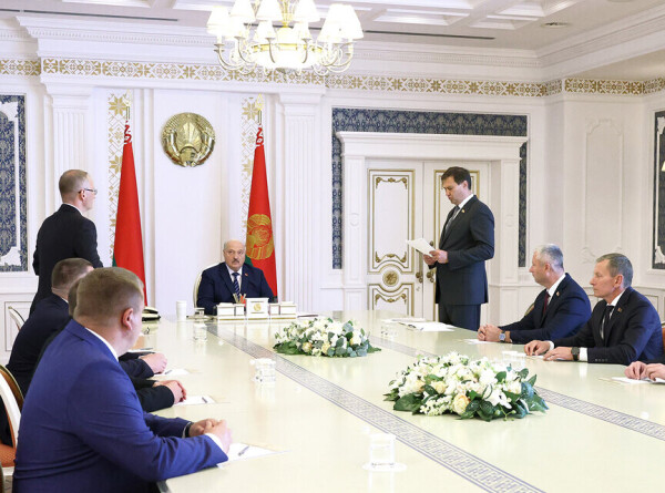 Лукашенко: Отбор в Академию управления должен быть, как раньше в партию