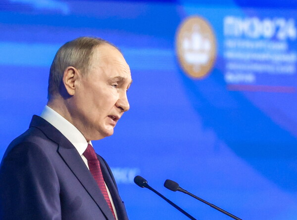 Путин: Центры мирового развития смещаются в Азию, России надо быть ближе к ним