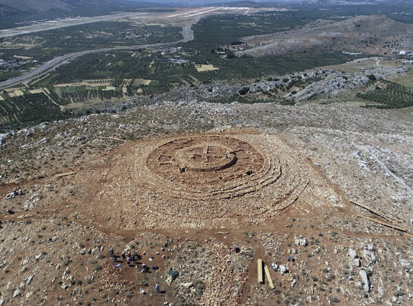 Древний лабиринт, напоминающий миф о Минотавре, случайно обнаружили на острове Крит